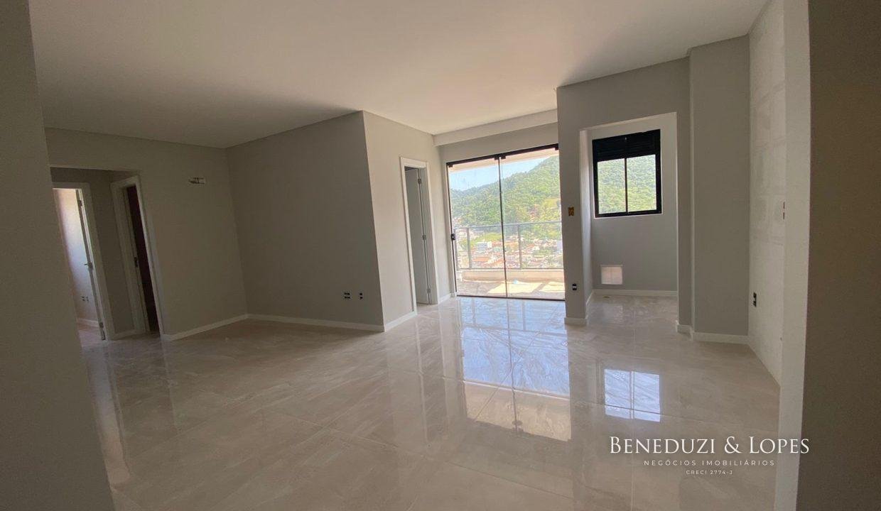 iOBAQ02PzaUnmqfxcXVV