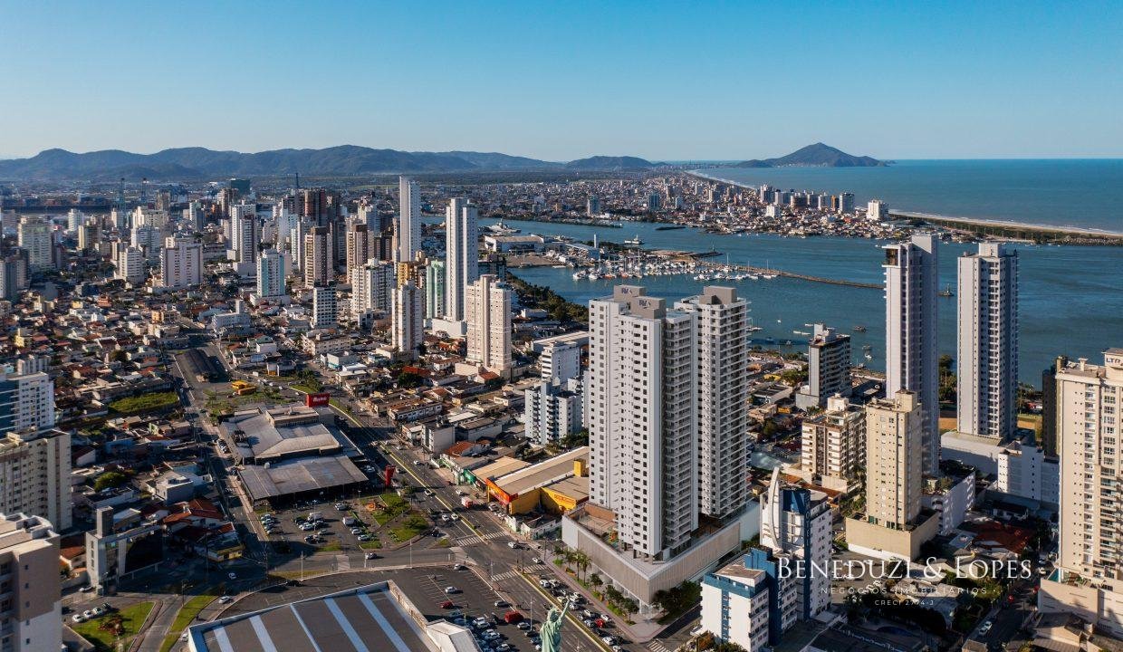 04_RV_FAZENDA_FACHADA_BIRD_EYE_R03