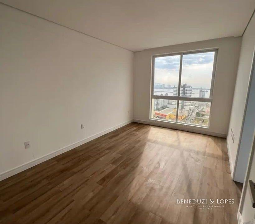 V7h7XFzBSsN4VsHUXJvz