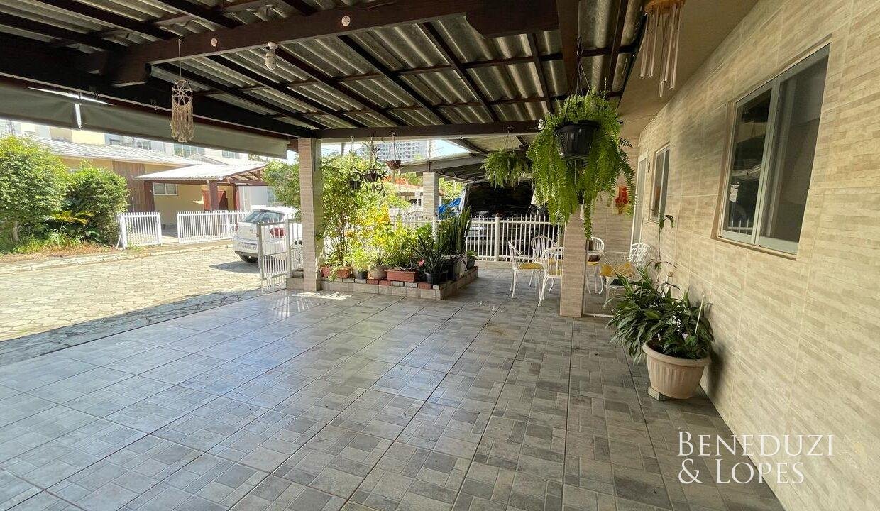 0ca30e37-2778-48c1-ab74-69ca35b517e4