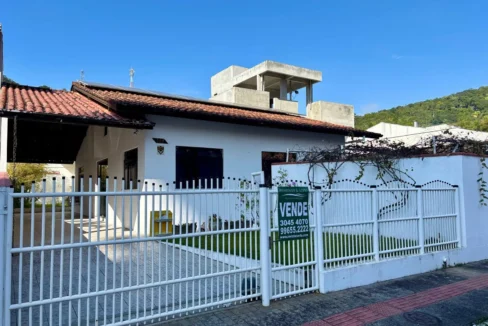 CA0674 - CASA E EDICULA - FAZENDA (1)