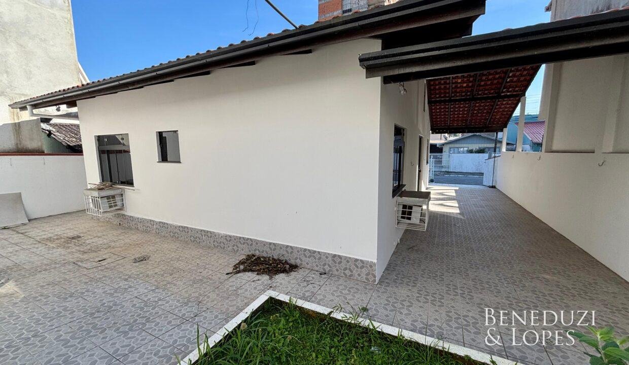 CA0674 - CASA E EDICULA - FAZENDA (4)