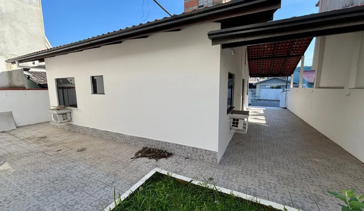 CA0674 - CASA E EDICULA - FAZENDA (4)