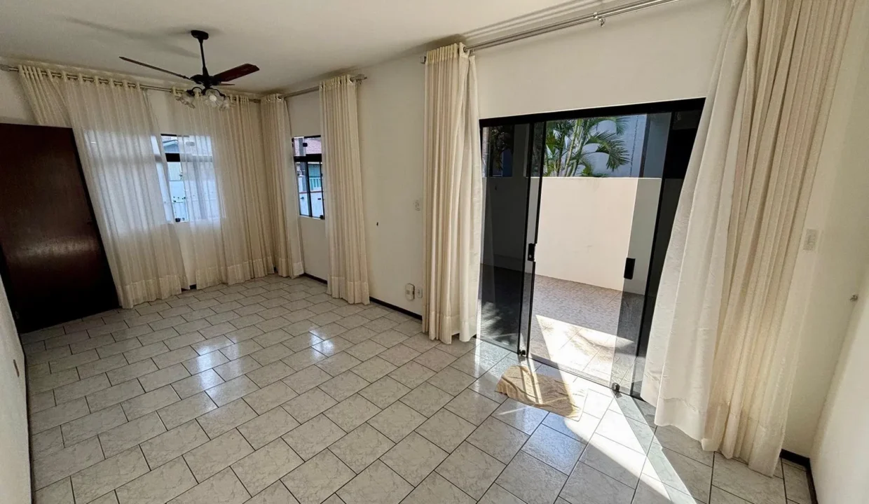 CA0674 - CASA E EDICULA - FAZENDA (9)