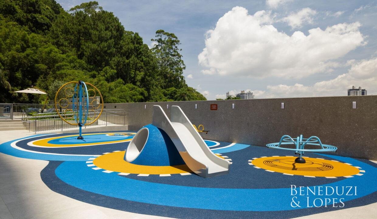 15_Playground.jpg-name-c7f75fe3d0034e89d774e6d09030de2e047f53f7c98c48670d5ecd5d5a1b46b3