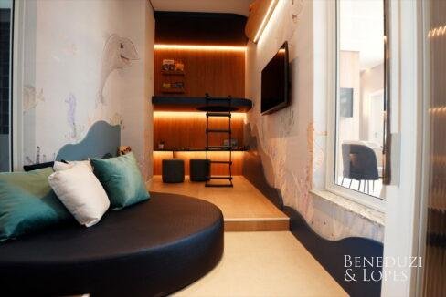 2025_12_AIK_LAQUAMARINE_ENCERRAMENTO_DE_OBRA_HORIZONTAL.00_00_29_03.Still019.jpg-name-eabdd7839deb16791bdf8f3b1ee45f0bf69d2df1dd469f8cab4aa836848e6c8d