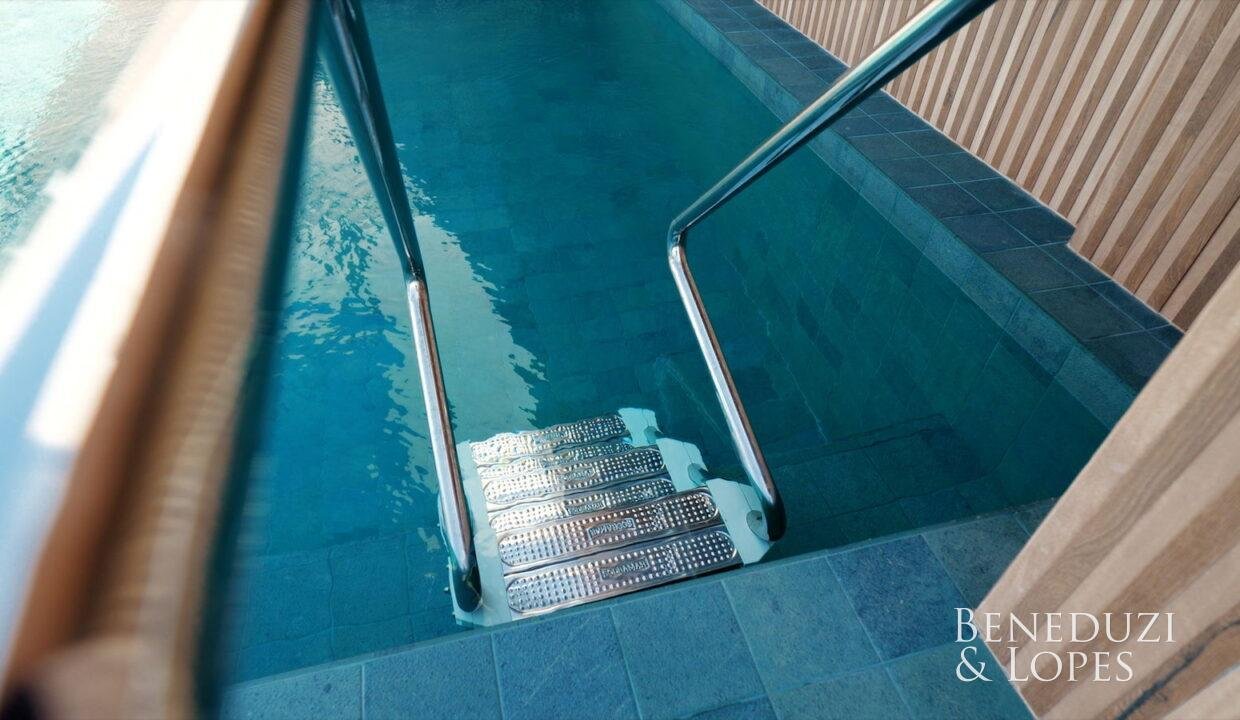 2025_12_AIK_LAQUAMARINE_ENCERRAMENTO_DE_OBRA_HORIZONTAL.00_00_51_13.Still031.jpg-name-d76537e386dd8f42ed9e73ecea3675877758fb4a4bd702141e788ac73904caf8