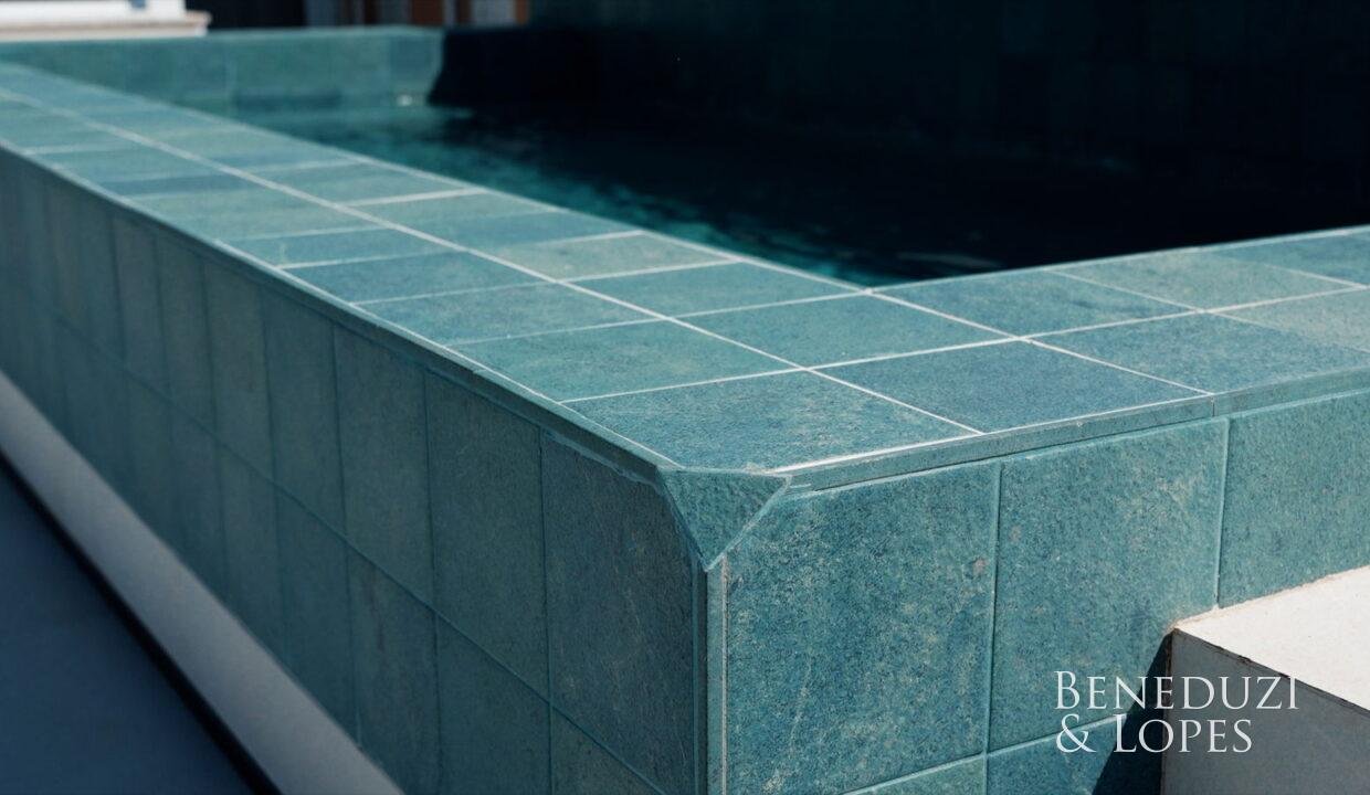 2025_12_AIK_LAQUAMARINE_ENCERRAMENTO_DE_OBRA_HORIZONTAL.00_00_54_03.Still032.jpg-name-d6fad3372bb43e69f20b9524f371f519a309dd83f29c5aa10838e9742cce97d4