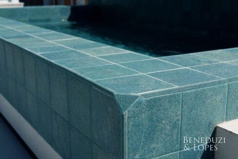 2025_12_AIK_LAQUAMARINE_ENCERRAMENTO_DE_OBRA_HORIZONTAL.00_00_54_03.Still032.jpg-name-d6fad3372bb43e69f20b9524f371f519a309dd83f29c5aa10838e9742cce97d4