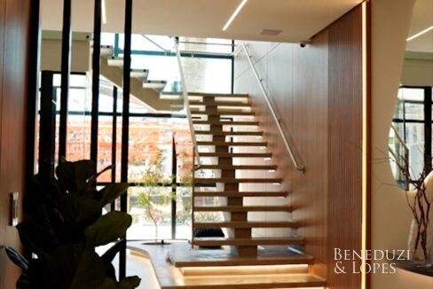 2025_12_AIK_LAQUAMARINE_ENCERRAMENTO_DE_OBRA_VERTICAL.00_00_13_08.Still006.jpg-name-d79af66b9fdbc2e395d57d9b0b8d3fa908a9d360d59405ac7270e64fc5ba97b0