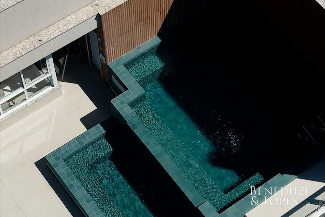 2025_12_AIK_LAQUAMARINE_ENCERRAMENTO_DE_OBRA_VERTICAL.00_00_56_13.Still029.jpg-name-6a295e938afe32bd7e04833606f646823ff342a7a623ff9e22a995641bb9b098