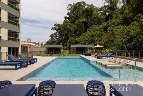 24_Piscina.jpg-name-17ea10e013ba92202025a0dc2a4aa703cdbd980fd02a18d7b6ffd00ea2111808