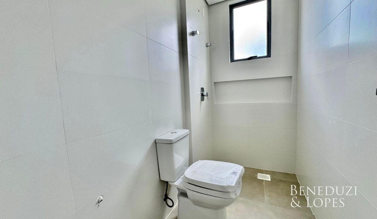 Banheiro_suite-1.jpeg-name-702d2807926235c1c1f56ff0301397fabca8aee4a792a31898efa2d803b1383d-1