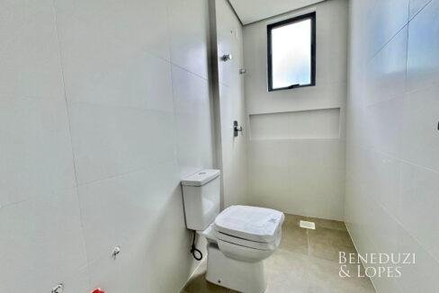 Banheiro_suite-1.jpeg-name-702d2807926235c1c1f56ff0301397fabca8aee4a792a31898efa2d803b1383d-1