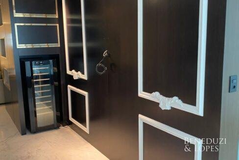 Bar.jpg-name-07c07f096a4daa51b6b21a31c1e72c40d9b417b2d6c0bf3fd82ca70859440479