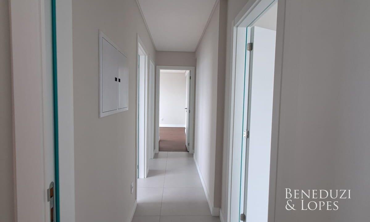 Corredor.jpg-name-bbdb43bb7649180beb6cf9db9dfdacf7cbaecf86f50aaf14ea2e9a953e651e8d