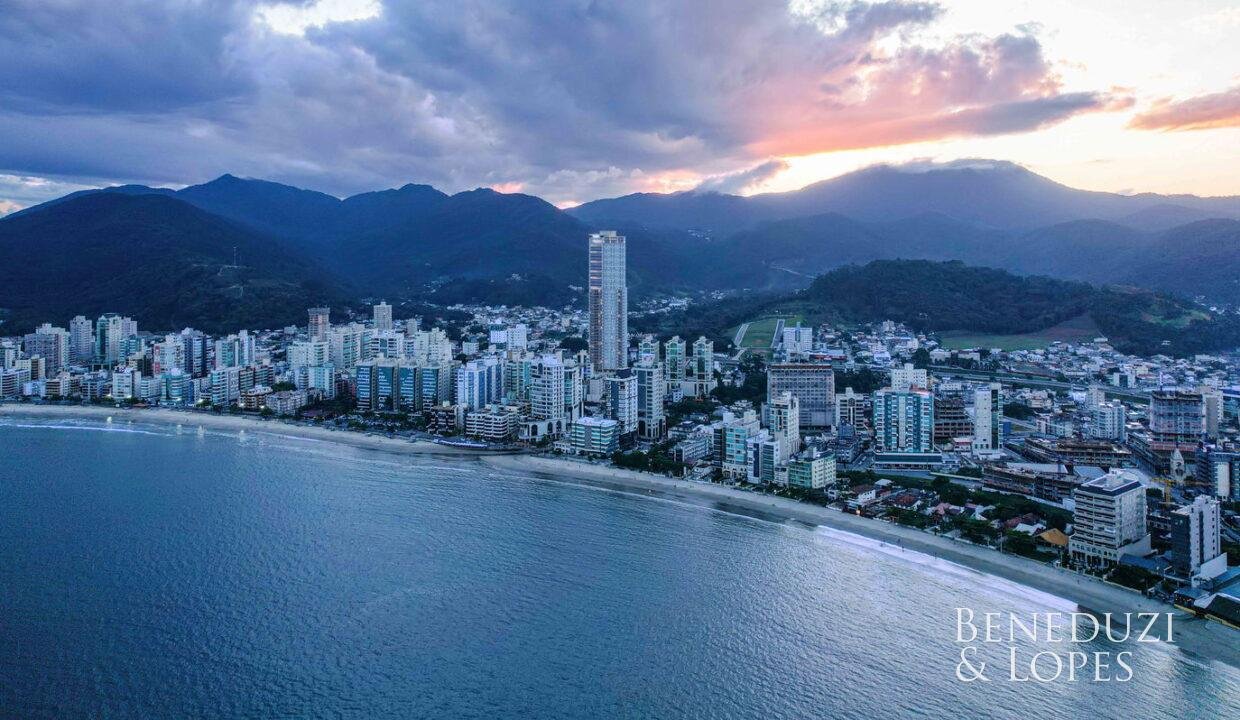 Montreux_-_Externa_Aerea_Noturna_foto_0025_-_RF_-_A_-_03.jpg-name-069bbb96cecba6ba183007f0ab4a91a8a43a6dd8bf9a54f606d4fee2eded5824