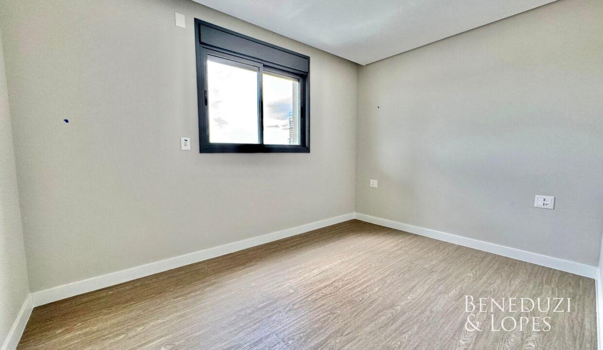 Quarto_suite-1.jpeg-name-c30536ee0a01f5303492b60ee999b58dc00f8a5692458275ba347f109232ecec-1