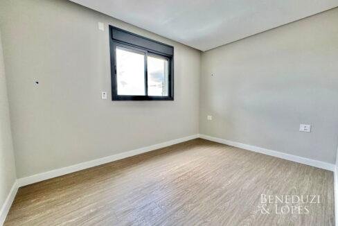 Quarto_suite-1.jpeg-name-c30536ee0a01f5303492b60ee999b58dc00f8a5692458275ba347f109232ecec-1