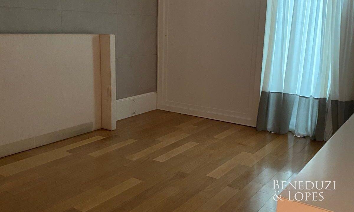 Suite_master.jpg-name-7635fdf4999d736c7ab1d8f1b16b24925fbc5c3b69d6bcf24c96405c9d9374fe