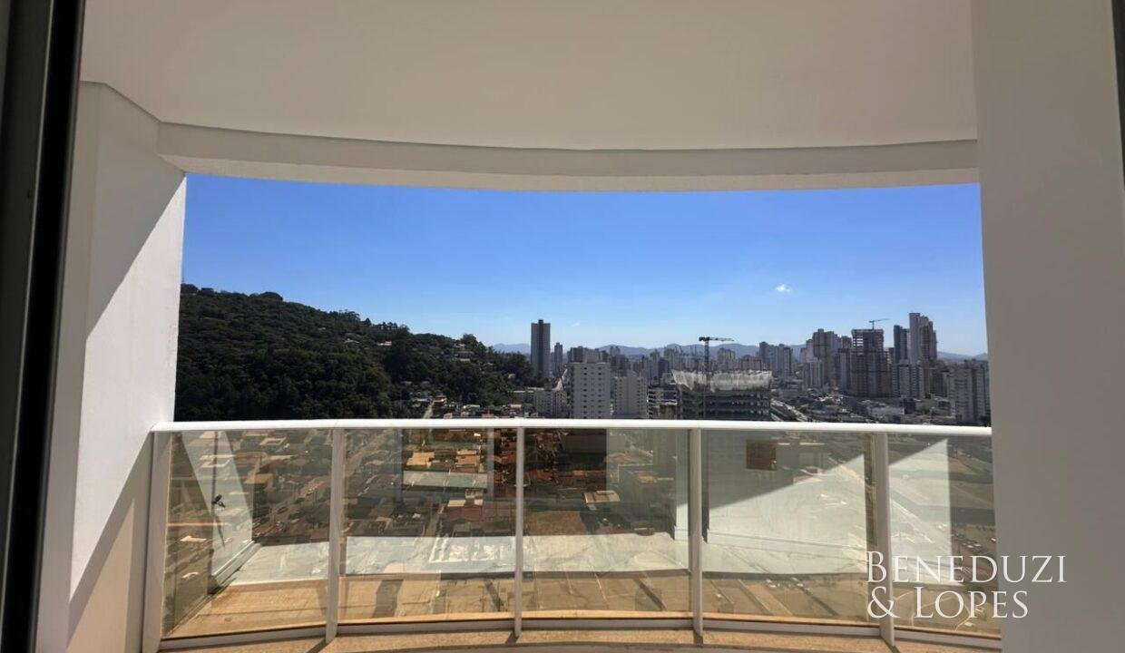 WhatsAppImage2025-10-21at09.28.13