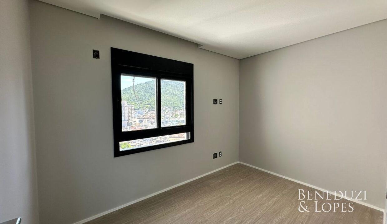 WhatsAppImage2025-12-19at09.18.313