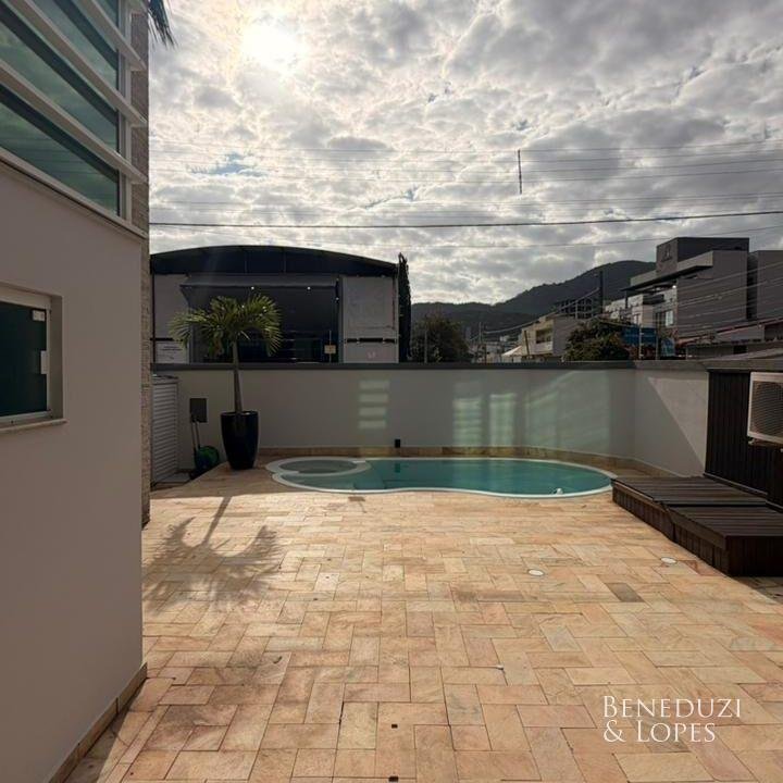 WhatsAppImage2026-04-10at14.32.033