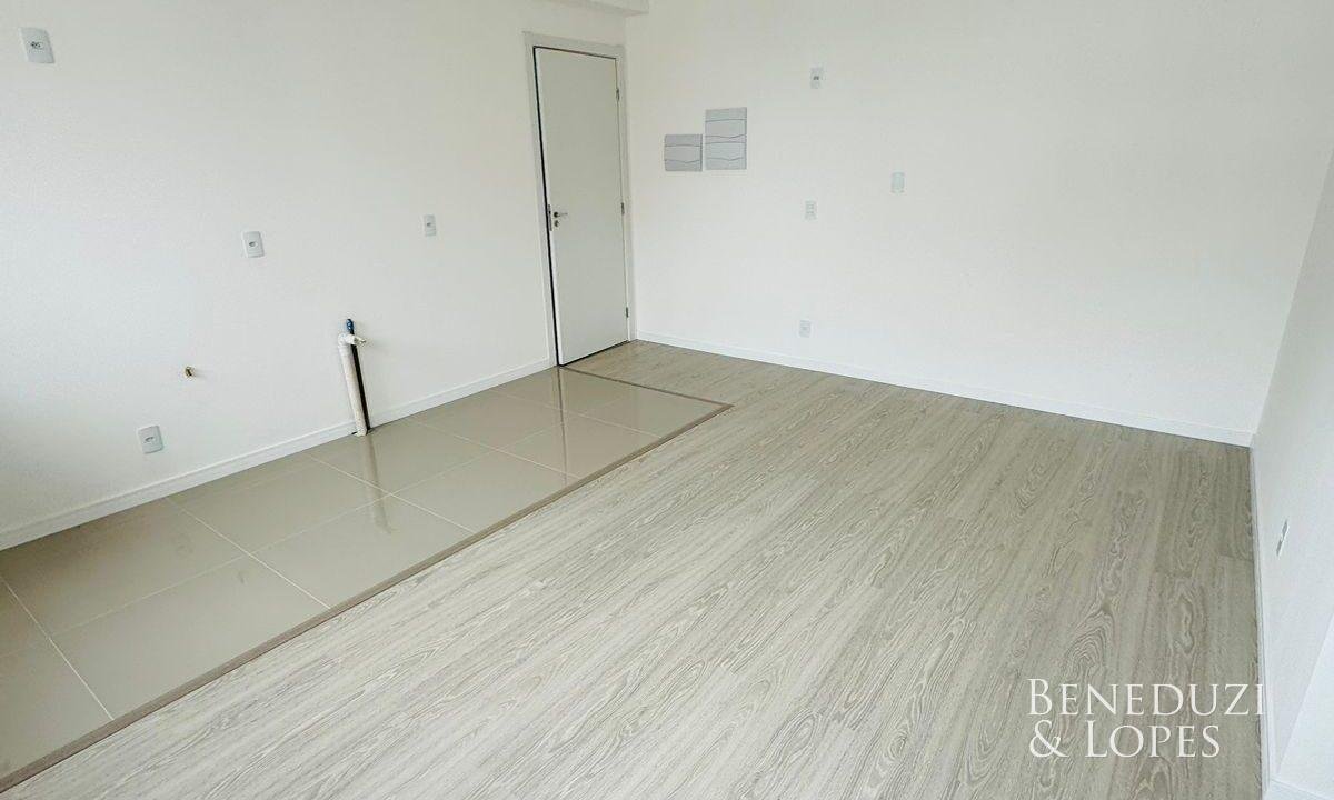 WhatsApp_Image_2024-05-10_at_16.48.52_5.jpeg-name-652433f2e7b3d785ba00452929e2329095832d090a2595ab24dd6a8481ff9773