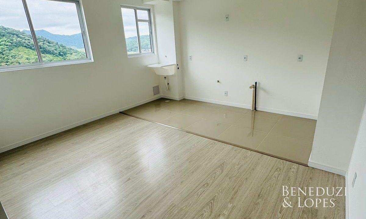 WhatsApp_Image_2024-05-10_at_17.12.38_1.jpeg-name-d113c5a67db3bea5909b245a1c539d5dbafd5754ff97aa0cd5650838ca8c258d