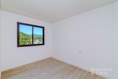 img-13-1.jpg-name-4f8677b2aacd596c19e24baf2aa70ac027a726d4aac68f426e81b058d916945c-1